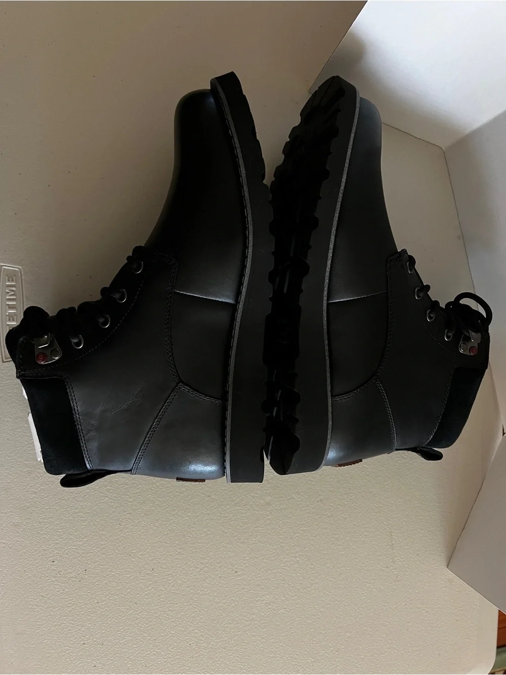 UGG new without